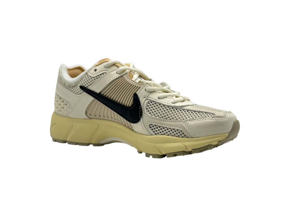 Кроссовки Nike Air Zoom Vomero 5 x off-white 'Superkevin'