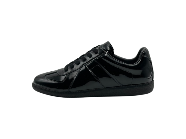 MAISON MARGIELA Replica 'Patent Black'