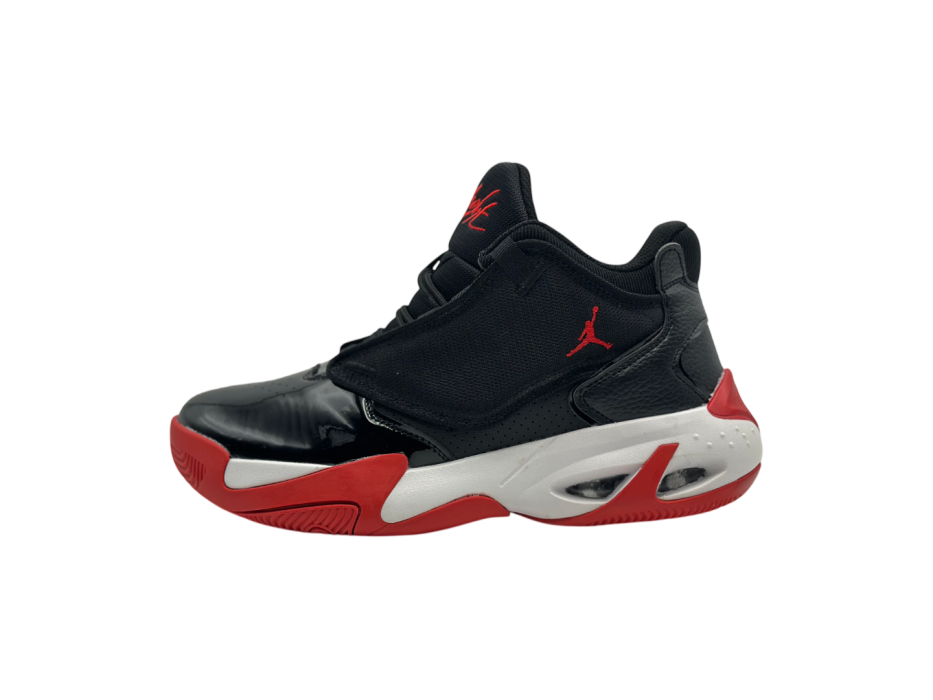 Кроссовки Nike Air Jordan Max Aura 4 'Bred'