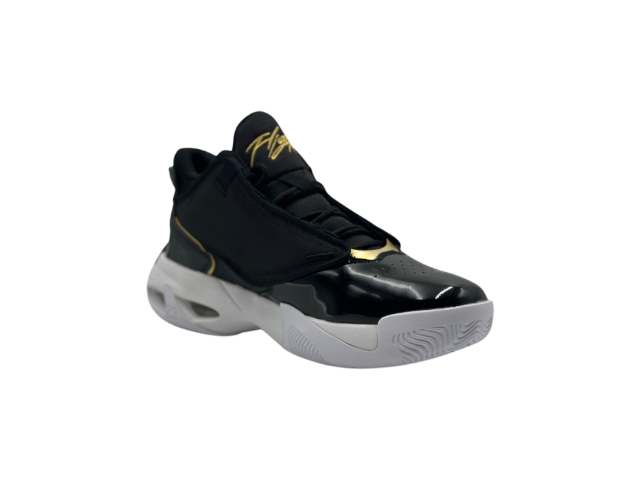 Кроссовки Nike Air Jordan Max Aura 4 'Black White Gold'