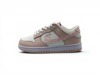 Кроссовки Nike Dunk Low 'Pink Paisley'