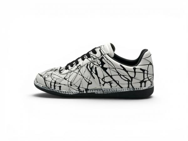 Maison Margiela Replica 'Leather Penki'
