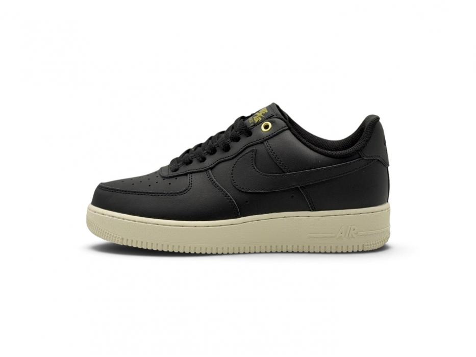 Кроссовки Nike Air Force 1 Premium 'Black Pack'