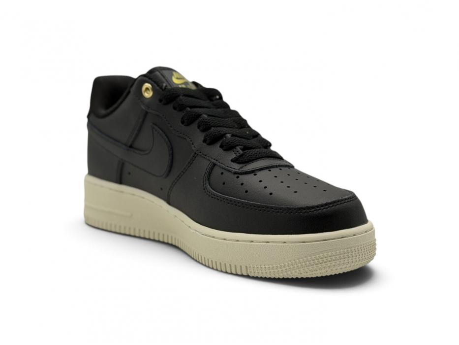 Кроссовки Nike Air Force 1 Premium 'Black Pack'